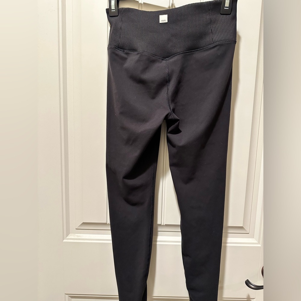 Vuori Rib Studio Legging- Medium - Picture 2 of 3